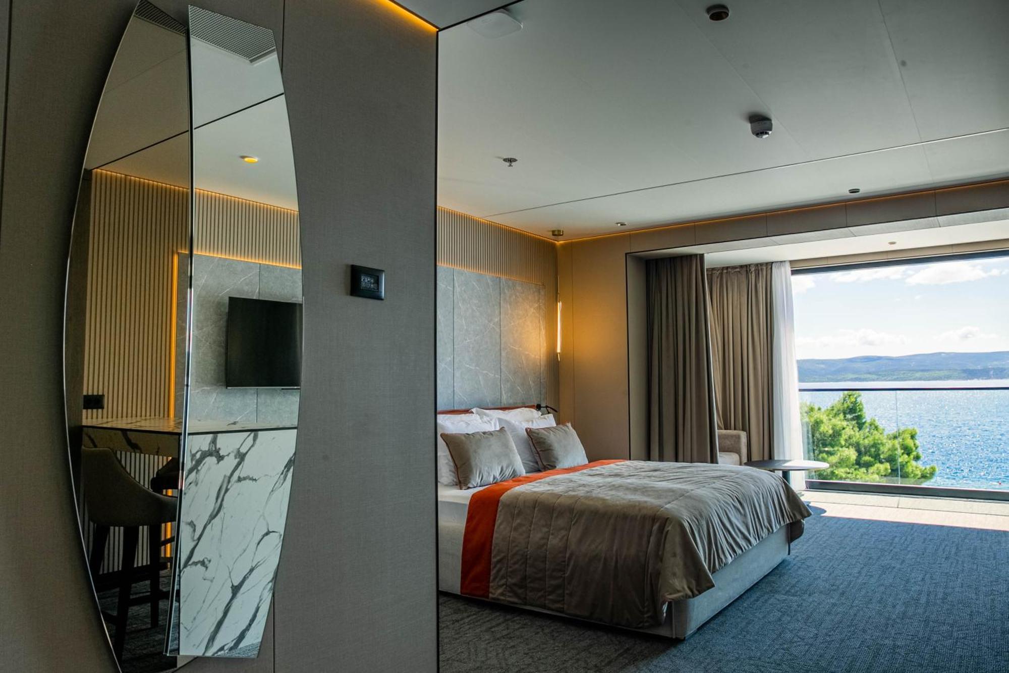 Hotel Medistone Omis Bagian luar foto