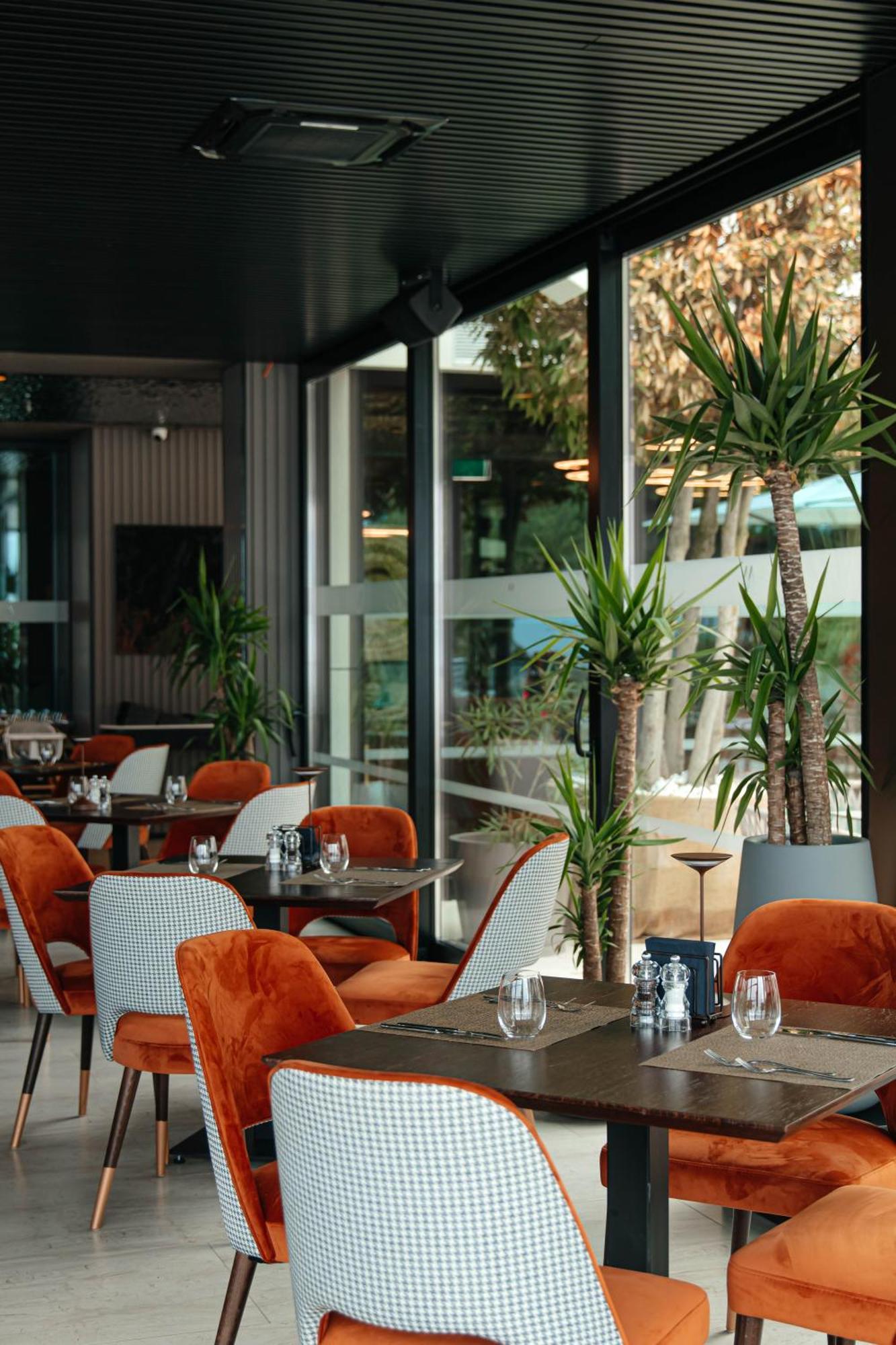 Hotel Medistone Omis Bagian luar foto