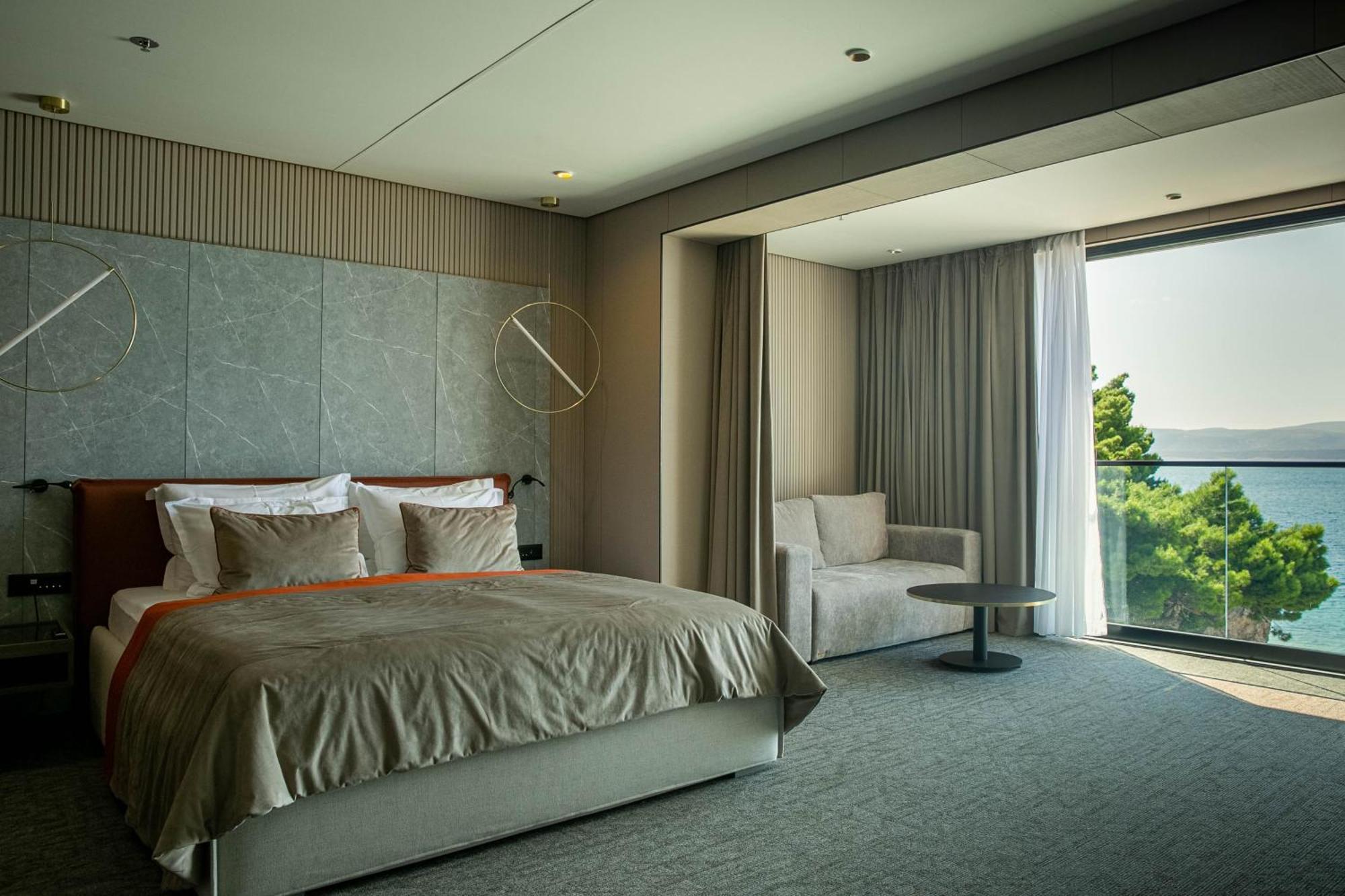Hotel Medistone Omis Bagian luar foto