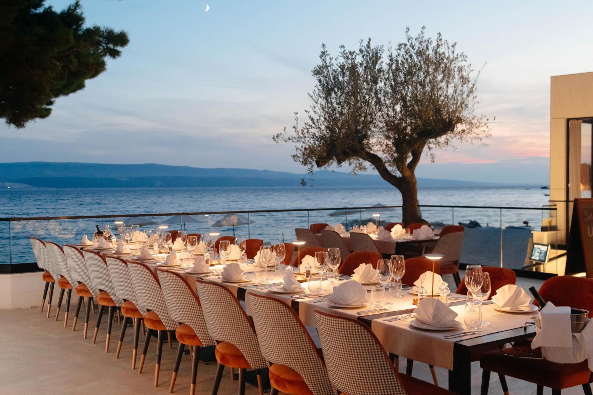 Hotel Medistone Omis Bagian luar foto