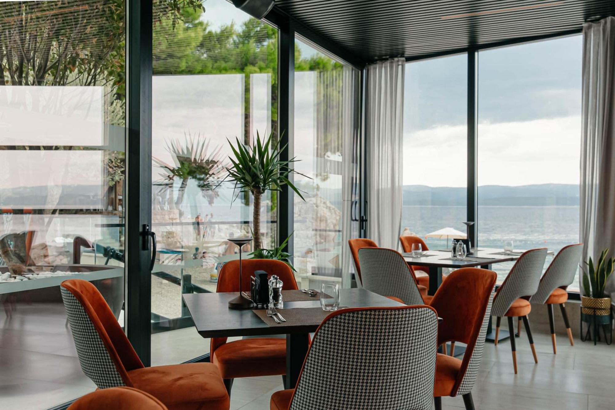 Hotel Medistone Omis Bagian luar foto