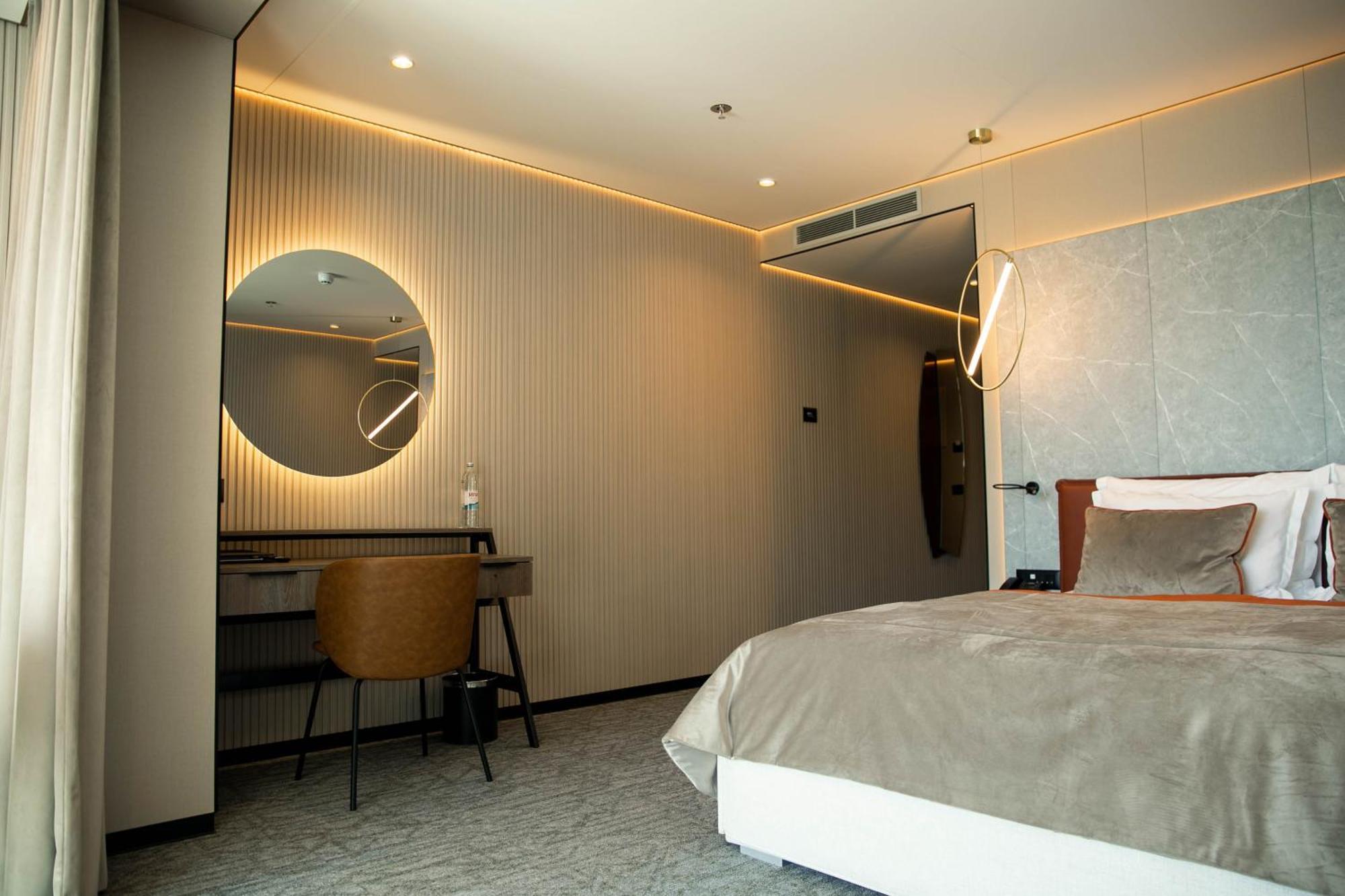 Hotel Medistone Omis Bagian luar foto