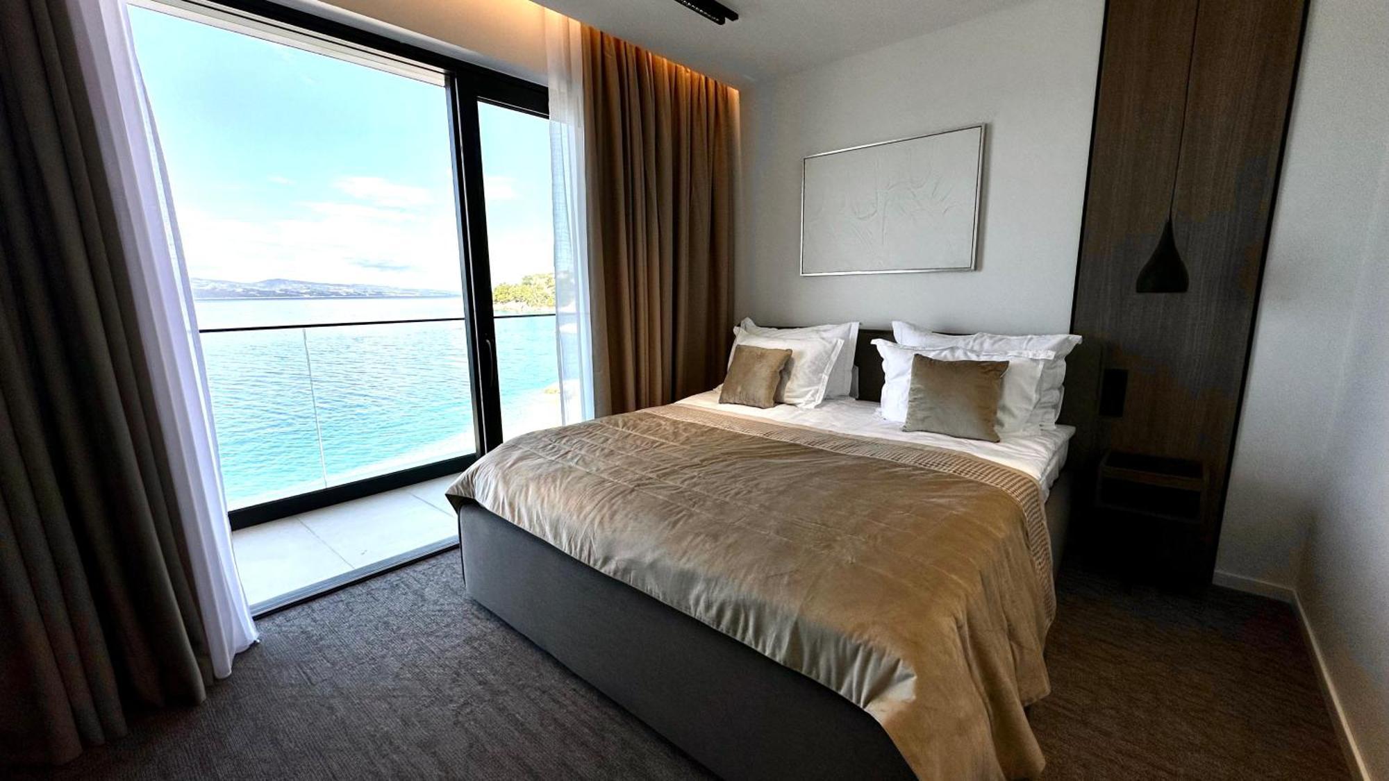 Hotel Medistone Omis Bagian luar foto