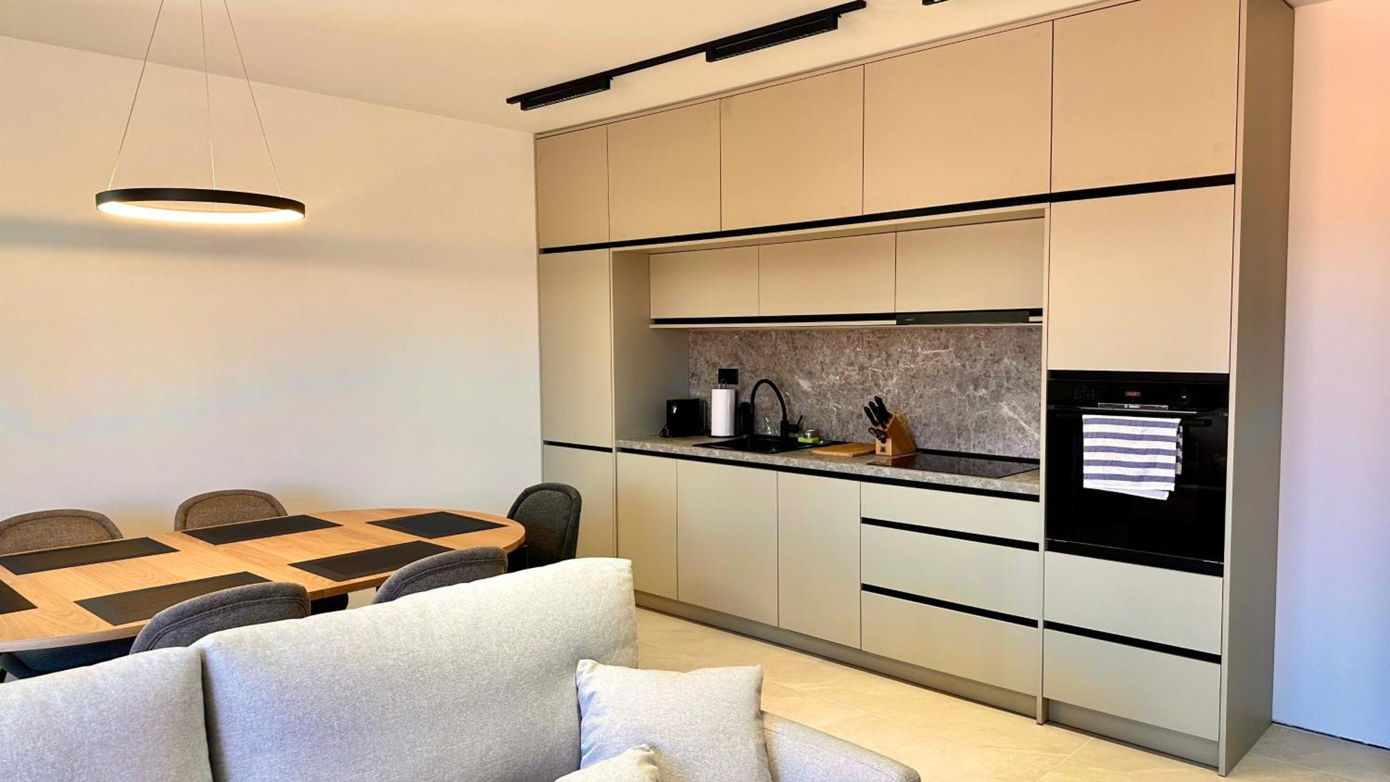 Hotel Medistone Omis Bagian luar foto