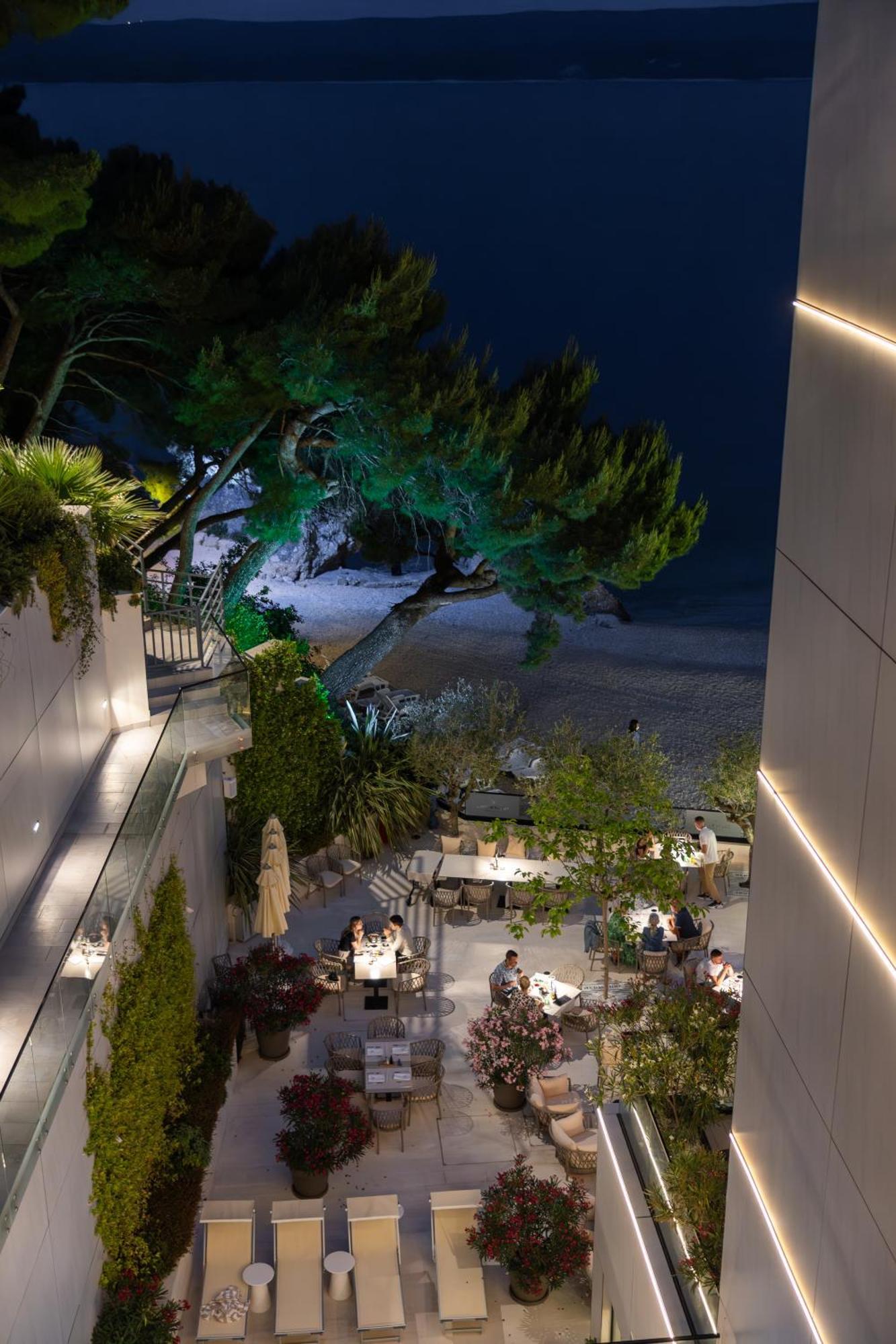 Hotel Medistone Omis Bagian luar foto