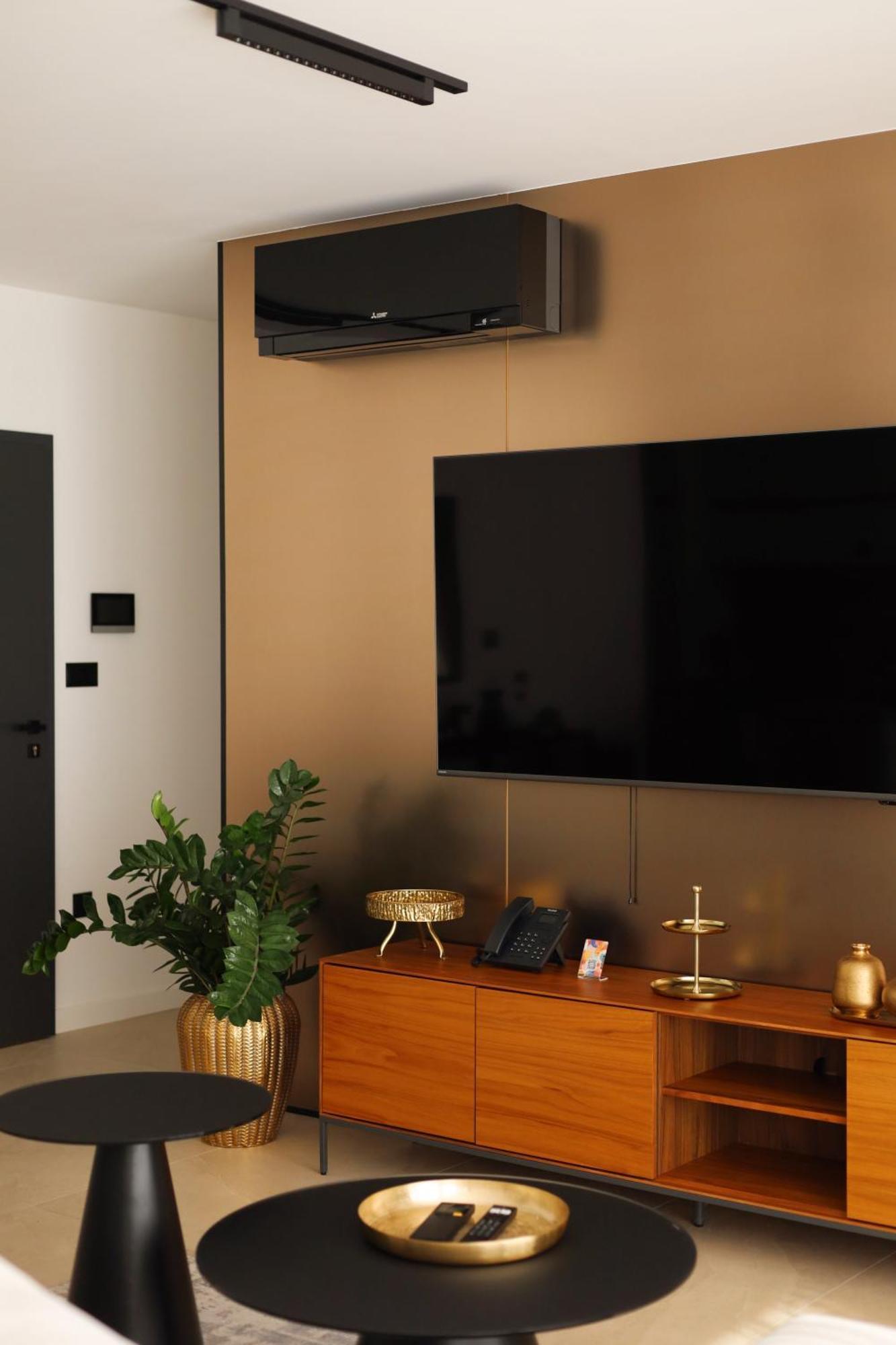 Hotel Medistone Omis Bagian luar foto