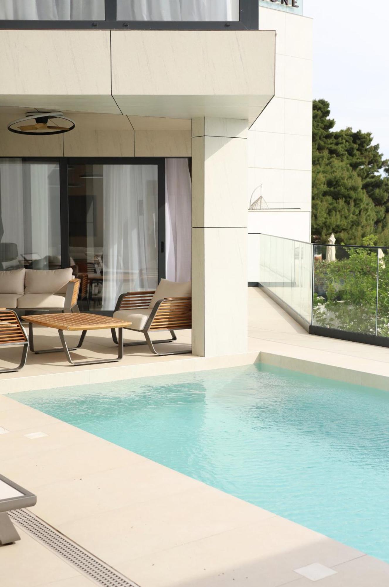 Hotel Medistone Omis Bagian luar foto